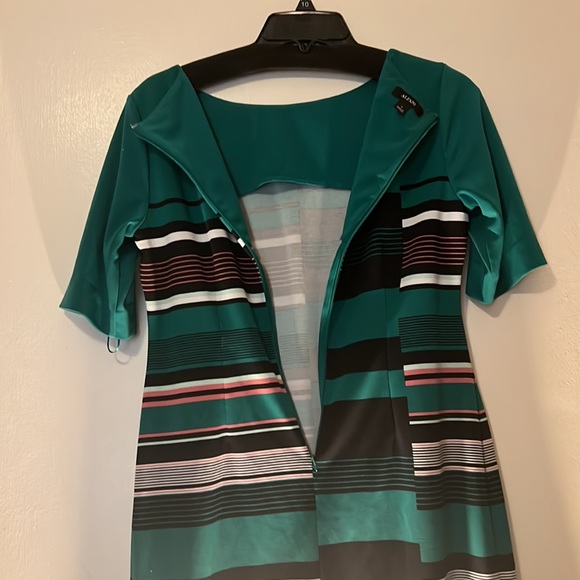 Green stretchy multi-colored block dress - Picture 6 of 7